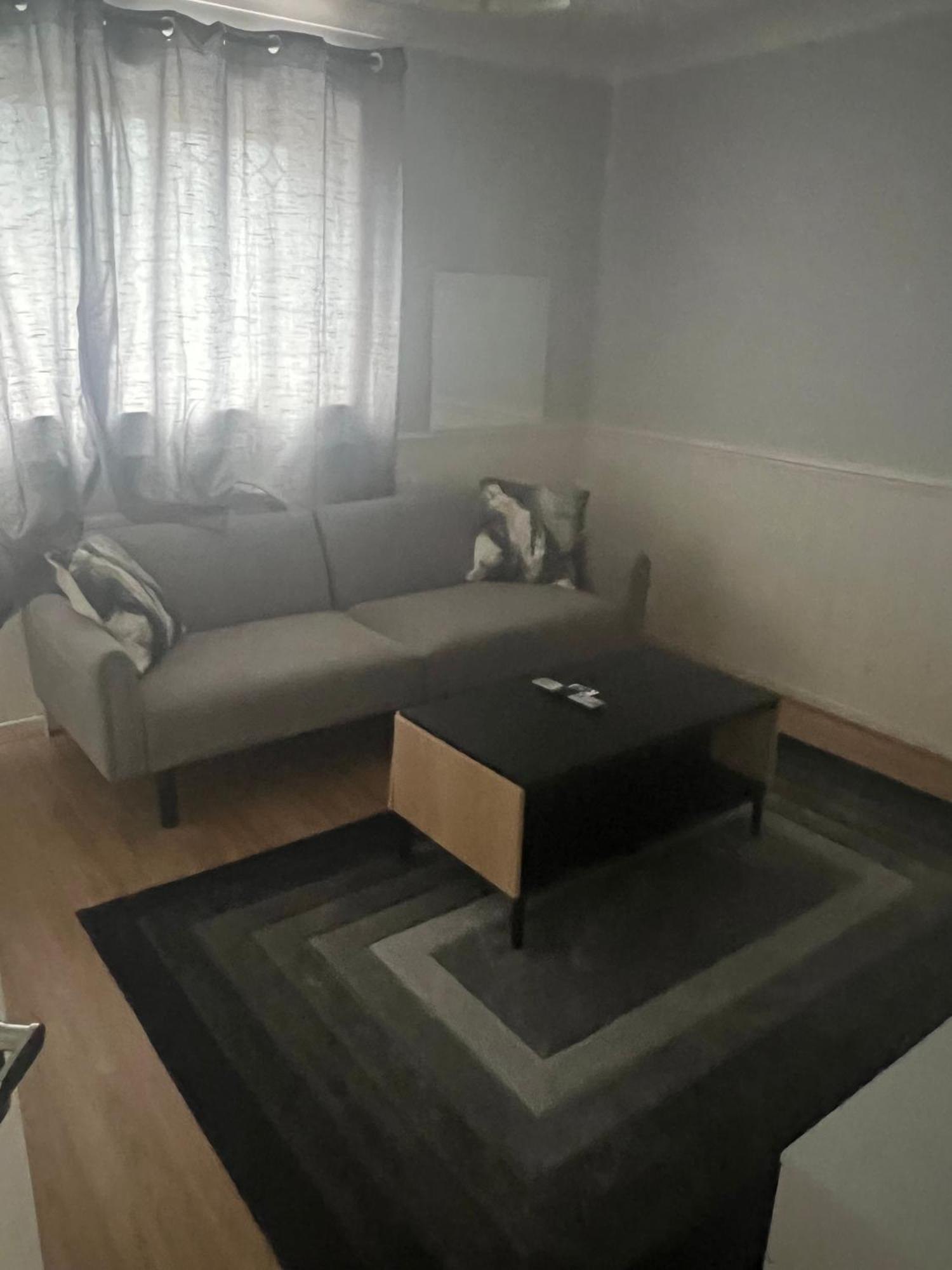 Basildon 3 Bedroom - Free Parking Private Garden المظهر الخارجي الصورة